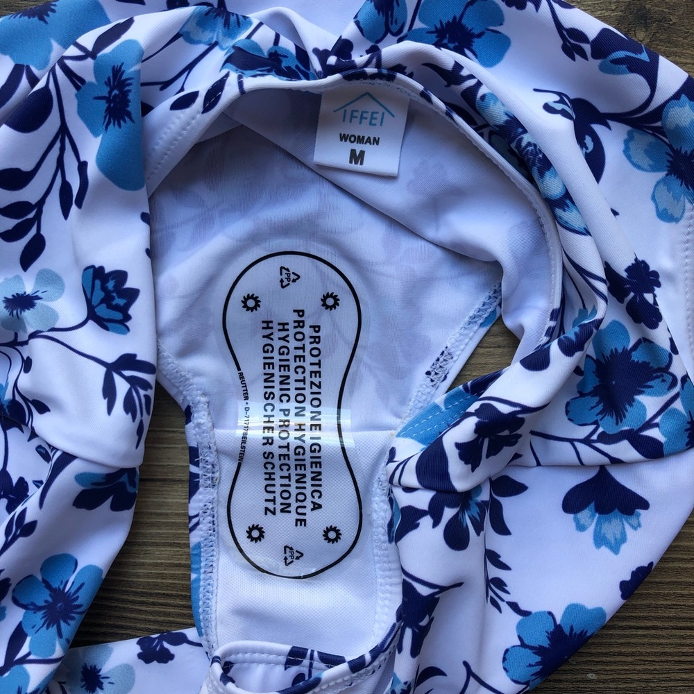 IFFEI Two Piece Swimsuit Woman’s Medium Light Blue - Picture 6 of 9